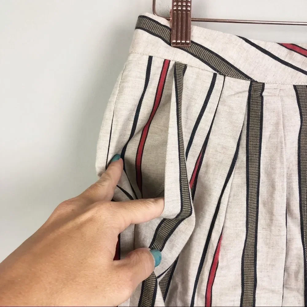 J.O.A LOS ANGELES | High Rise Striped Beige Black & Red Shorts Women’s Size M